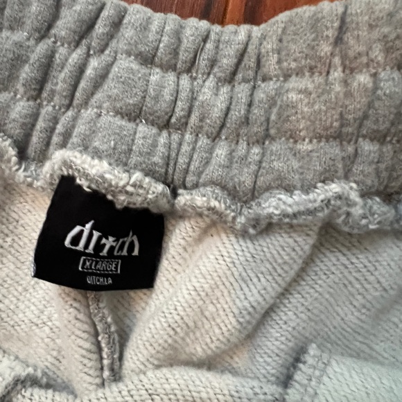 Ditch LA baggy fit cargo men’s sweatpants - Picture 4 of 5